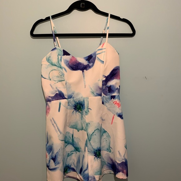 Floral White Romper - Picture 3 of 4